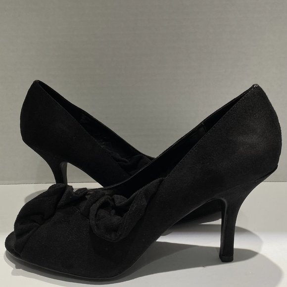ANN MARINO BLACK HOLLYWOOD SUEDE HEELS IN SIZE 9M - Picture 1 of 5